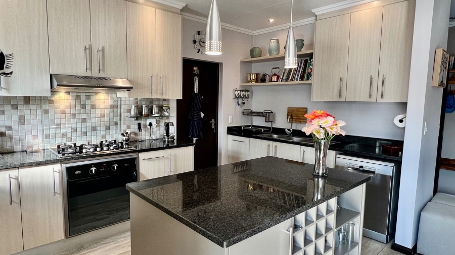 3 Bedroom Property for Sale in Earls Court Lifestyle Estate Western Cape